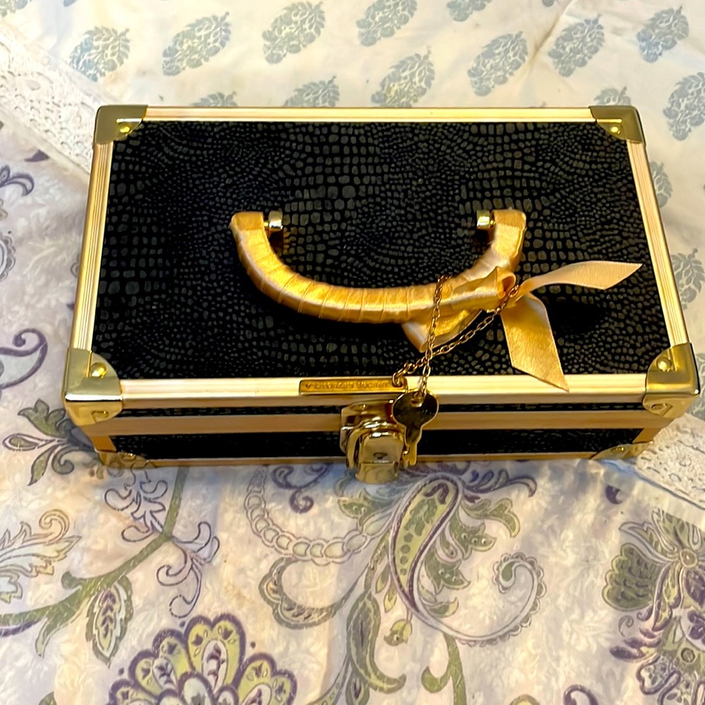 Victoria's Secret Jewelry Case lock & key